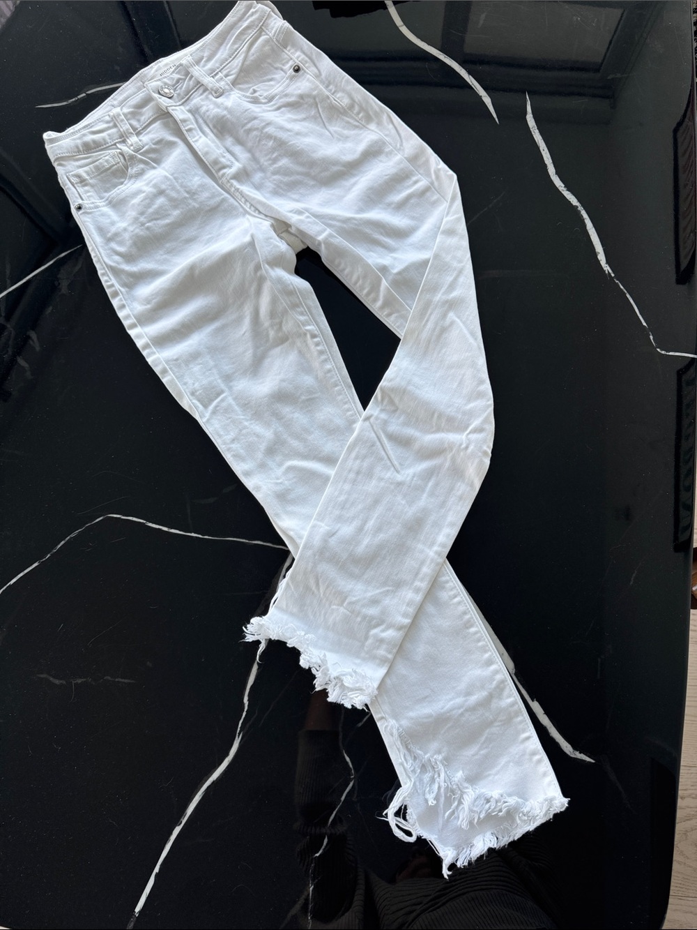 Slim White Frayed Hem Skinny Jeans for Women